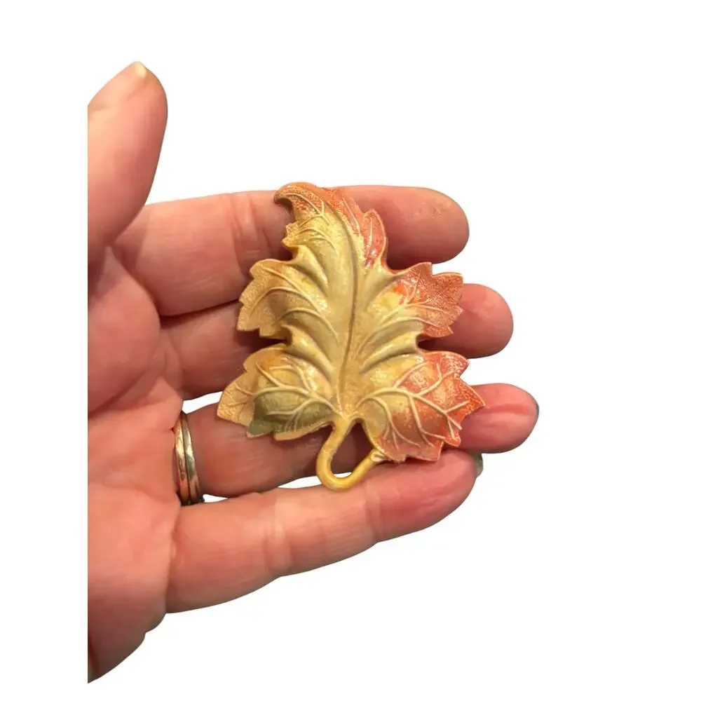 Art Deco Autumn Leaf Brooch Early Plastic Coral Cream C Clasp Long Pin